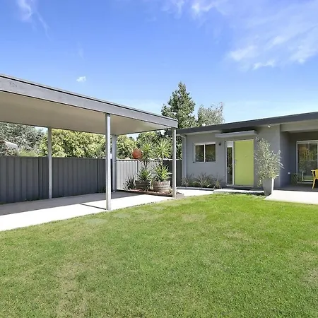 20 On Rayner Villa Myrtleford Exterior photo